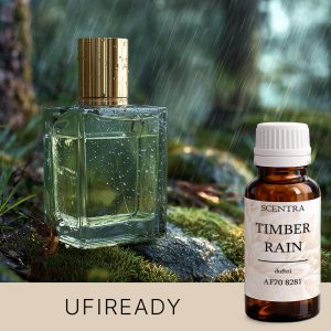 Parfümflasche auf einem Stein im Regen, Wassertropfen laufen am Glas herunter und erzeugen einen eindrucksvollen Anblick.