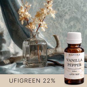 Vanille, Blüte und ein Parfümflakon vor satiniertem Hintergrund.